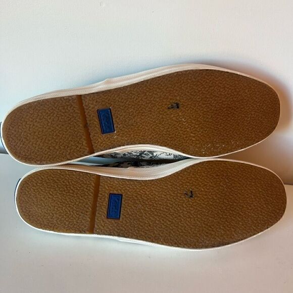 Taylor Swift Keds Size 9.5 Womens Shoes Unicorn Black White Lace Up Sneakers - Picture 4 of 10